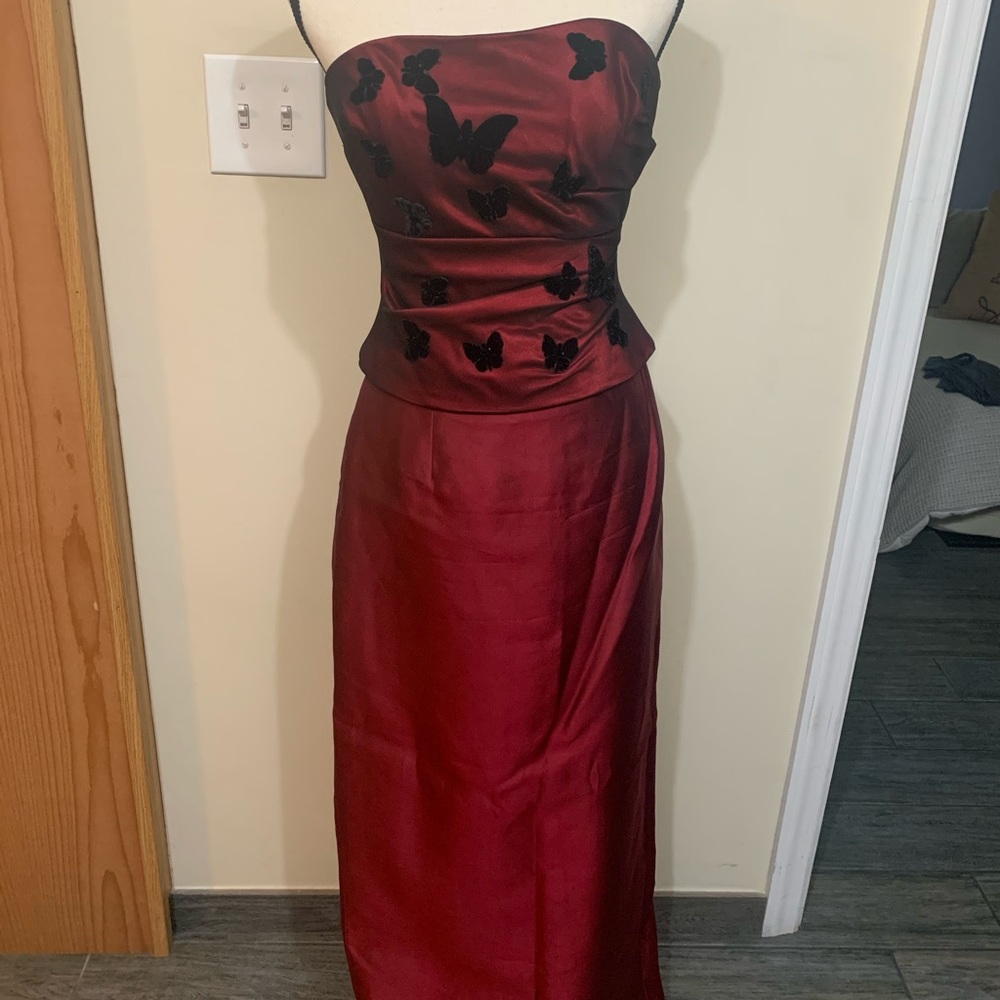 Kay Unger two piece formal set. Skirt and corset